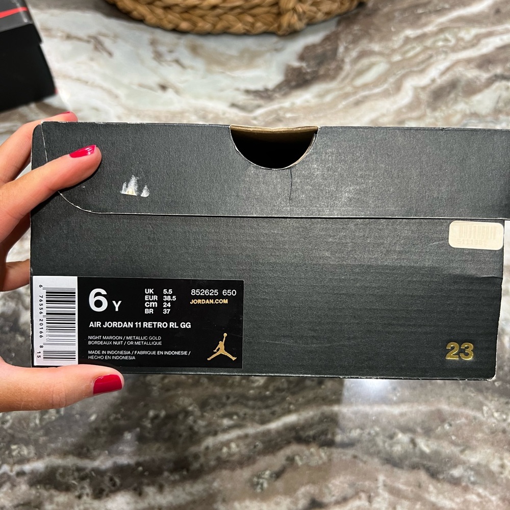 Air Jordan 11 Retro night maroon/metallic gold - Picture 4 of 4